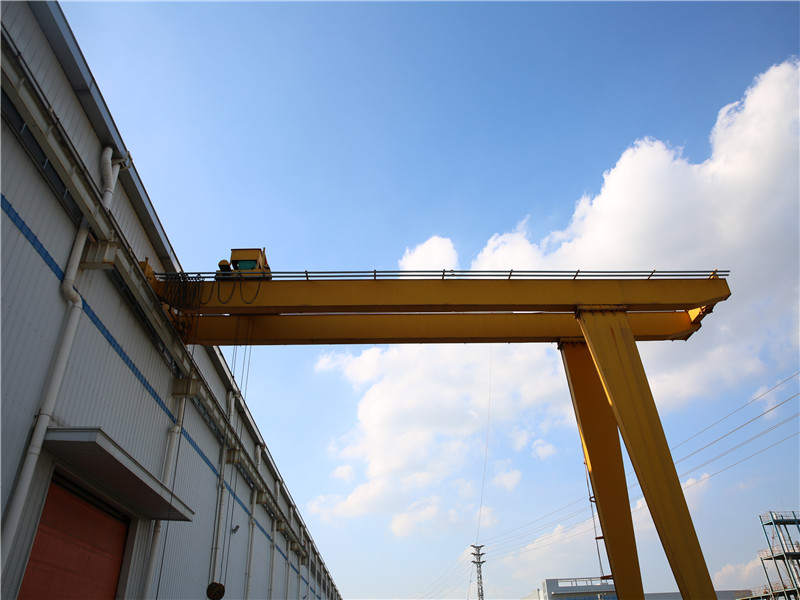 MHSB型雙梁半門式起重機(jī).jpg